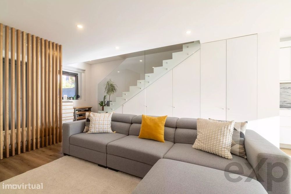 Moradia T3 Moderna com Espaço Exterior e Excelente Localização — Leça