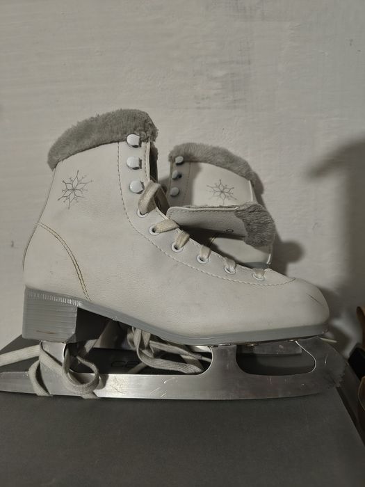 Łyżwy dla dziewczyny sprzedam