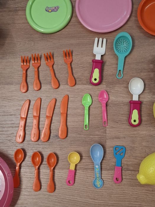 Acessórios para cozinha, micro-ondas, fruta, fogão, pratos, talheres