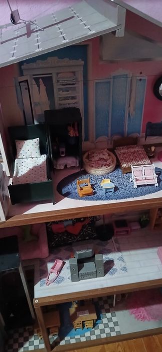 Casa de boneca com acessórios