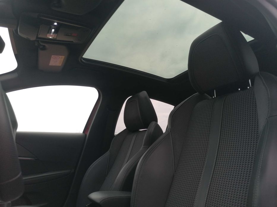 Peugeot 208 GT     LED / Ambiente