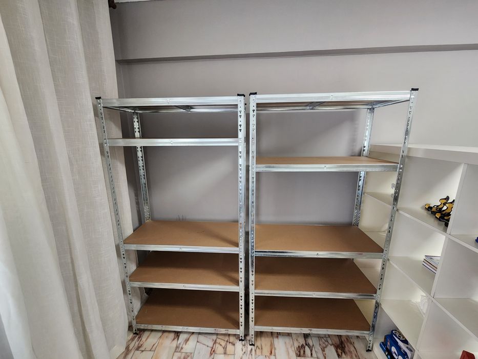 2 Estantes metálicas com 5 prateleiras