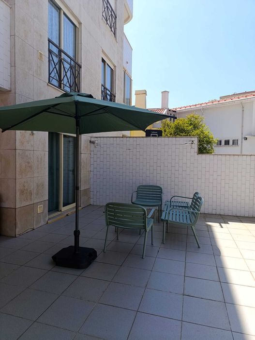 Quarto em apartamento mobilado e equipado