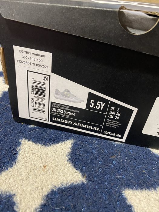 Кроссовки Under Armour 38 оригинал новые в коробке