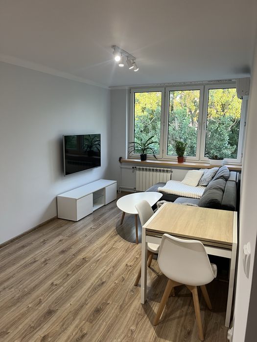 Klimatyzowane mieszkanie 2-pokojowe z balkonem, blisko centrum