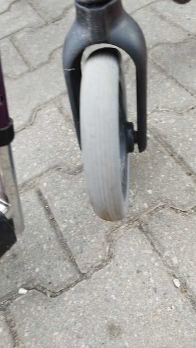 Przednie koło.kołko  do wózka inwaludzkiego