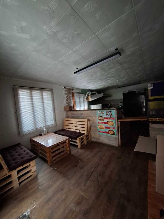 Продаю приміщення в центрі Ворохти біля дороги. 180м2.