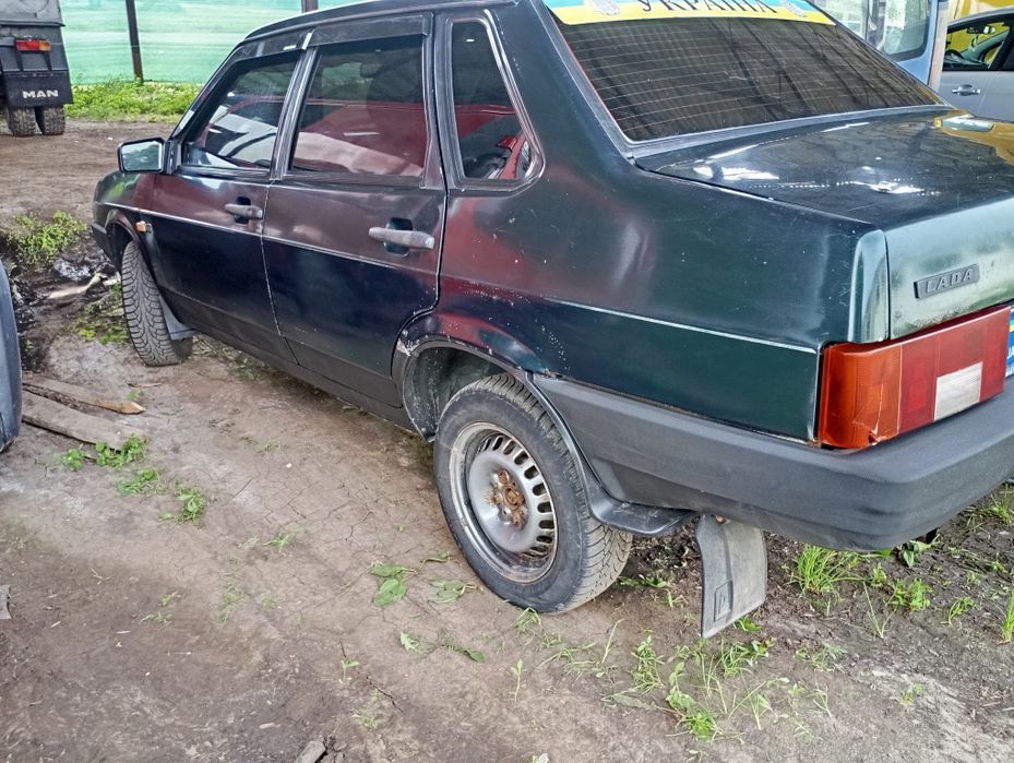 Продам 99 ,2002рік газ бензин в робочому стані
