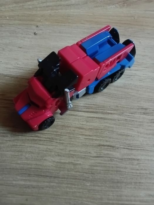 Transformers Robots in Disguise Legion Class Optimus Prime
