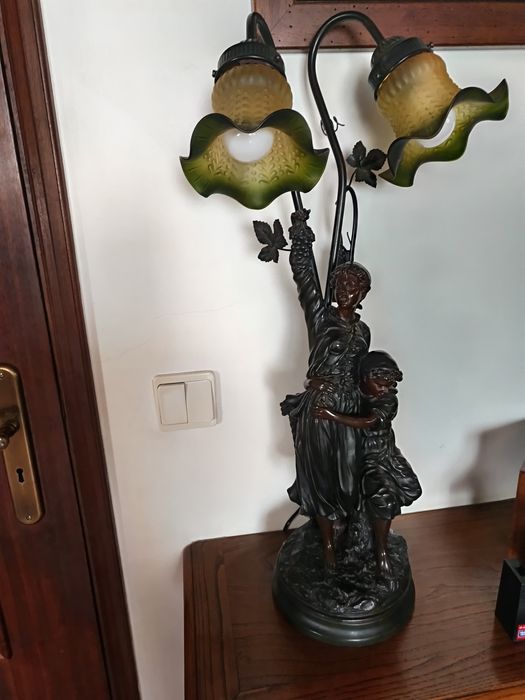 Candeeiro, Estatueta