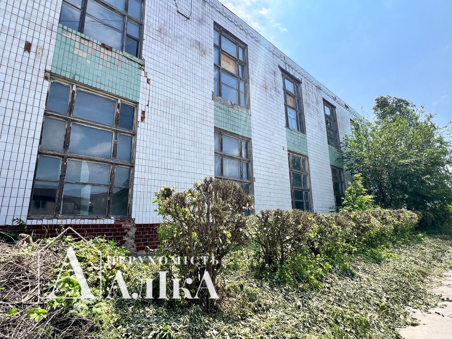 Продам велике Виробниче приміщення неподалік центру