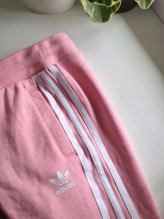 Спортивні штани джогери від Adidas