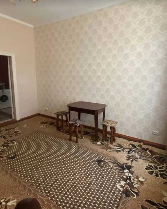 Велика, простора,3к -В хорошому районі з суперовим ремонтом, поверх ок