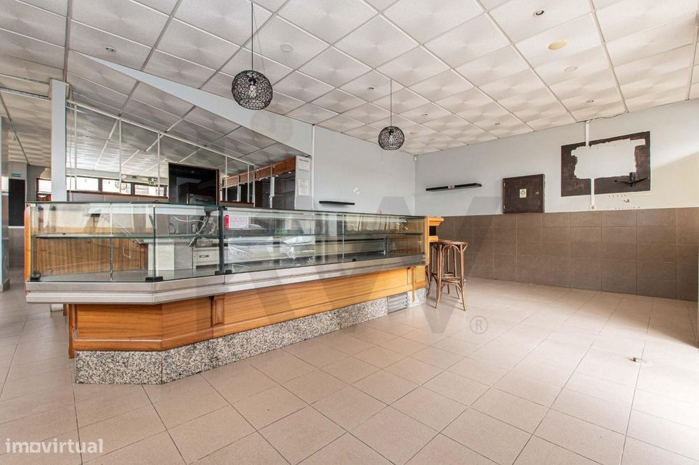 Spacious Store for Sale | Sobralinho | Large and Versatile Space