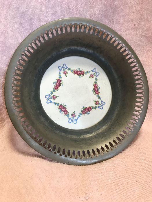 Zabytkowa miska patera na owoce