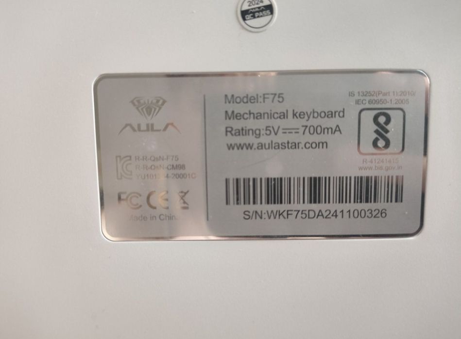 продам механическую клавиатуру AULA F75