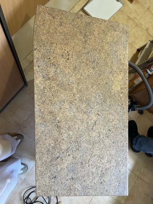 Стіл, столик невеликий