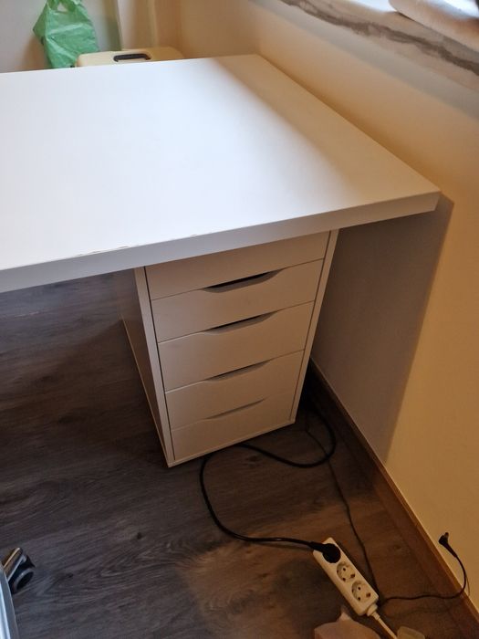 Vendo secretária branca IKEA