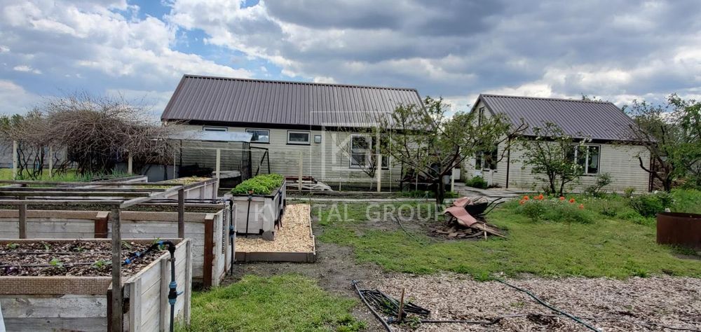 Продаж житлового будинку с. Велика Димерка, вул. Січнева 40. Площа загальна 211.8м²