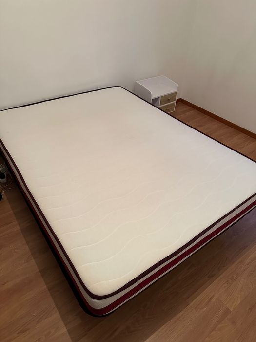 Colchão 140x190 com estrutura de aço