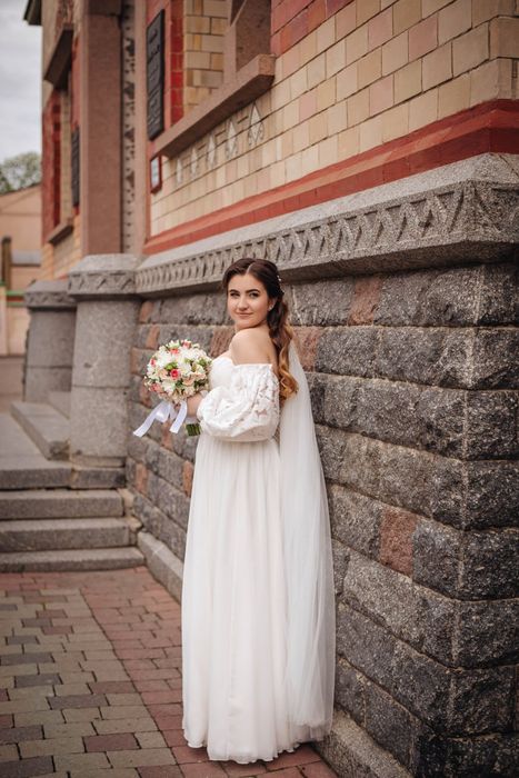 Весільна сукня з фатою