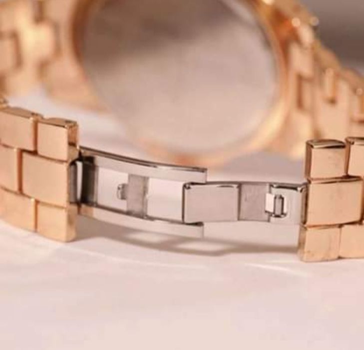 Relógios femininos de Quartzo (novos)