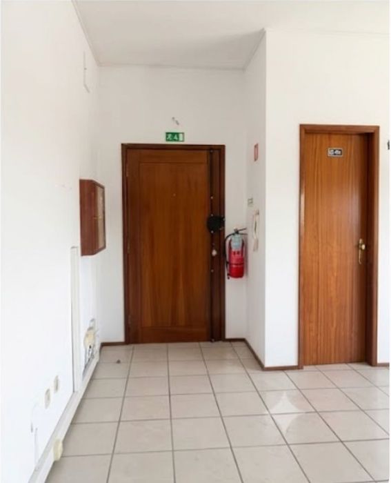 Escritório em edifício profissional de prestígio, Ermesinde (em frente à Solinca/Continente)