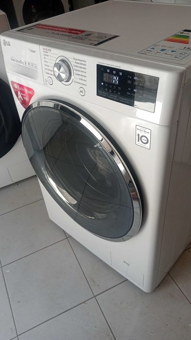 Máquina de lavar roupa LG 9 kg como nova