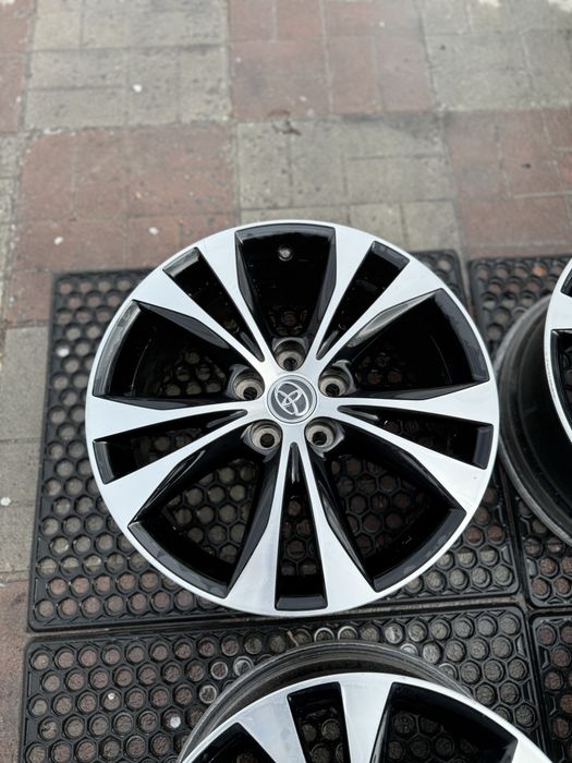 диски оригінал Toyota camry 70 avalon rav4 lexus is es gs 5 114,3 r18