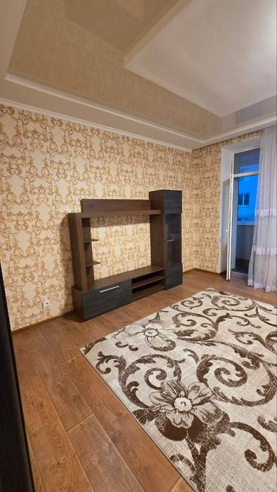 Здам простору квартиру в хорощому районі