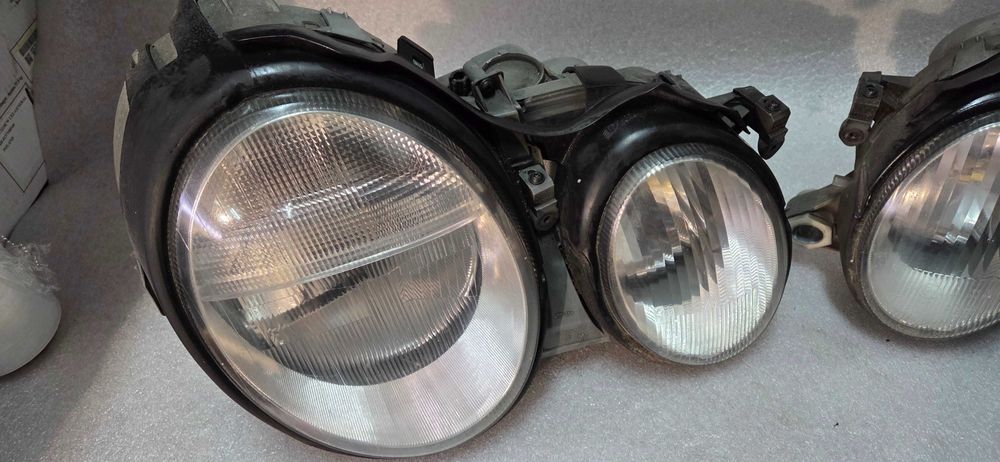 Lampa przód Mercedes CLK W208 Xenon żarnik przetwornica