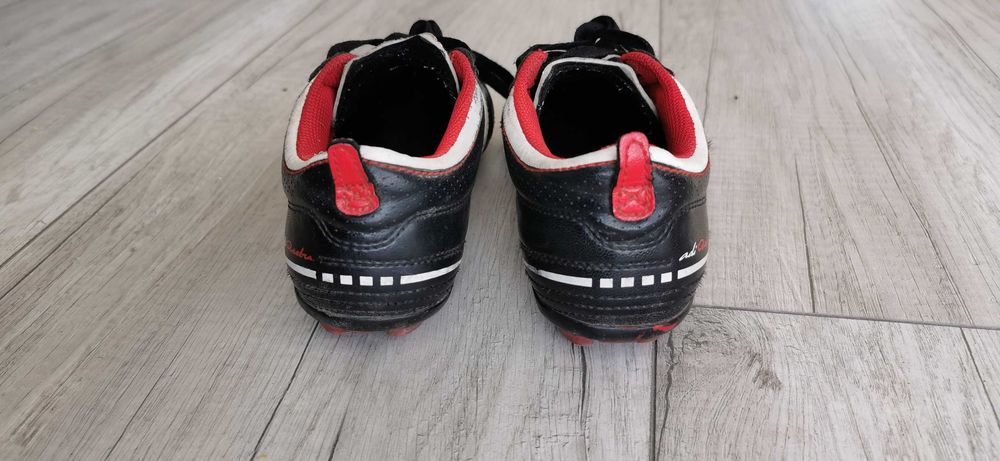Korki piłkarskie Adidas r. 33
