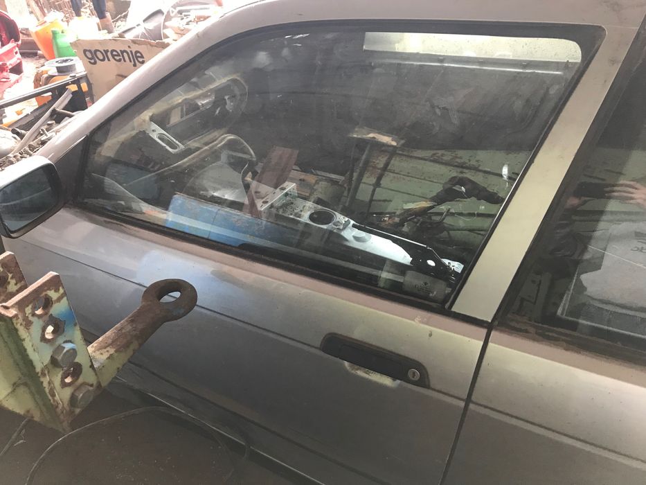 Двері ліві БМВ е36 компакт