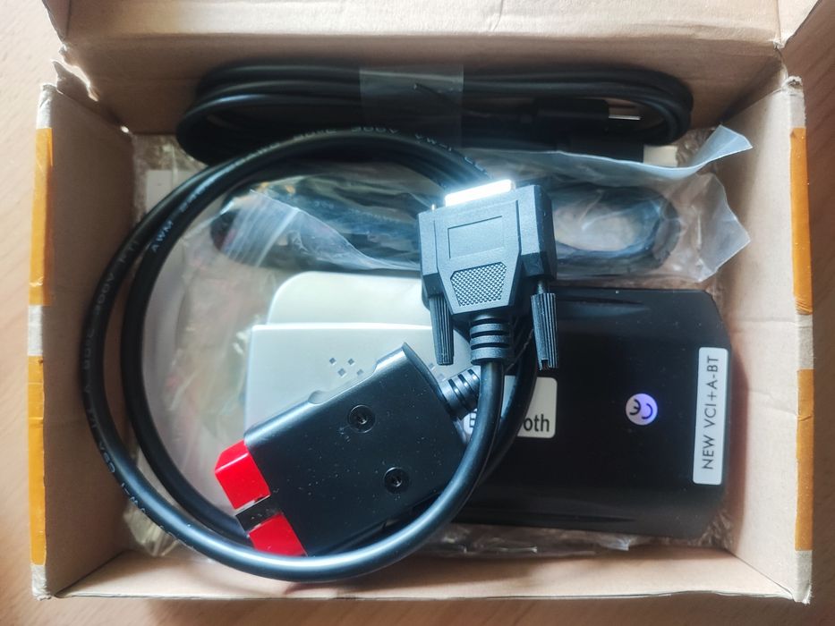 Interfejs diagnostyczny OBD2 VCI Bluetooth do aut osobowych i dostawczych