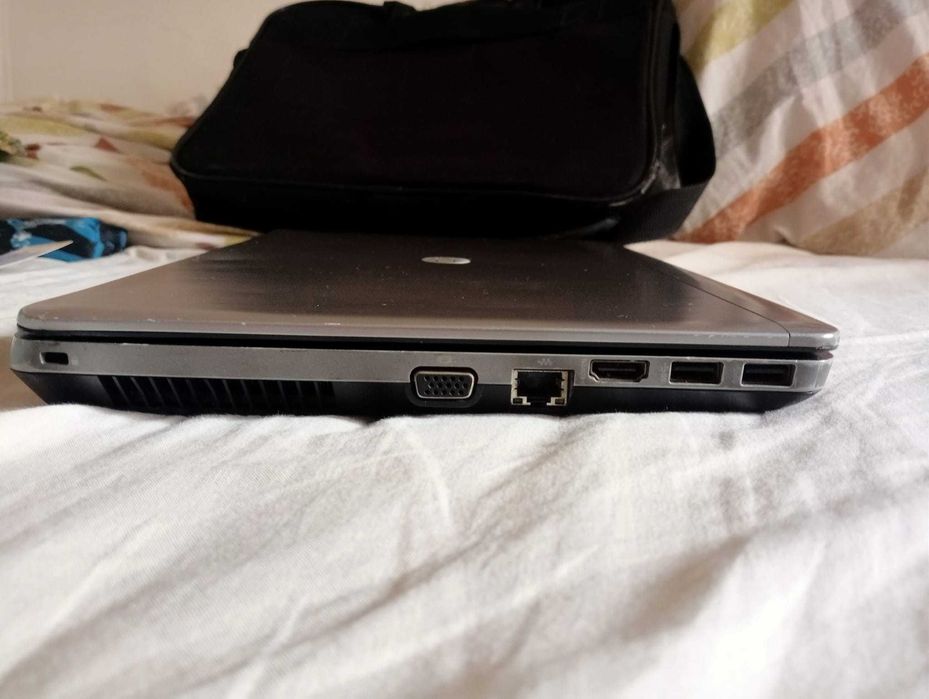 Portátil HP antigo avariado para aproveitamento de peças.