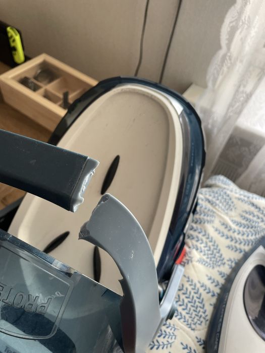 Праска з парогенератором tefal GV9080 на деталі