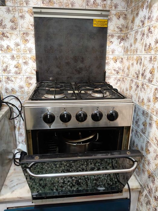 Fogão de cozinha a gás com forno