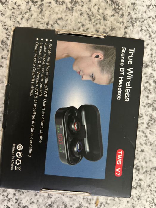 Fones sem fios pretos