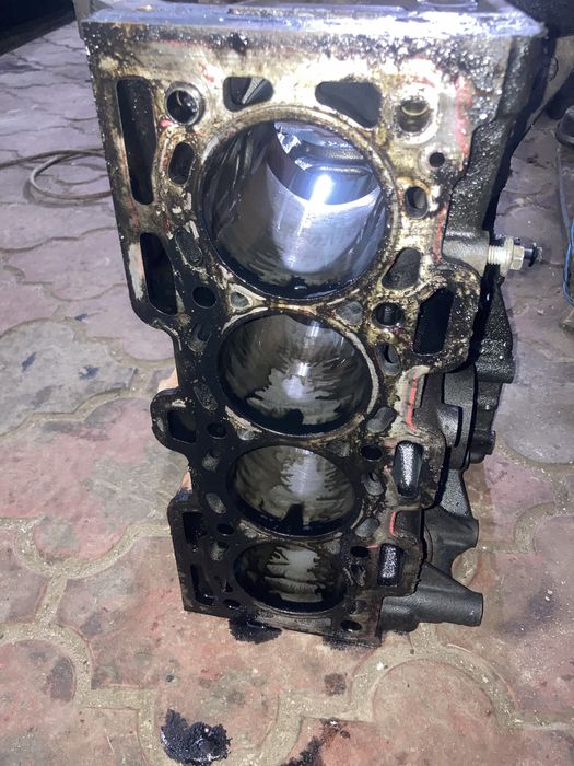 Блок двигуна к9к