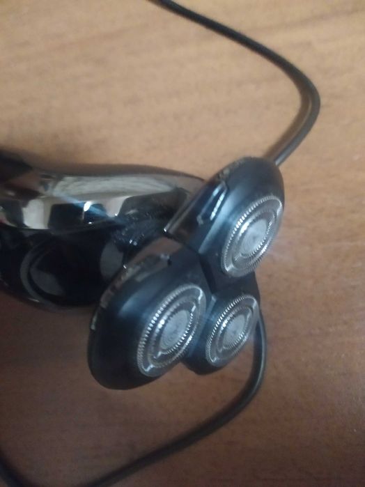 Продам електо-бритву Geemy