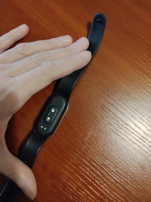 Продаю Mi band 9
