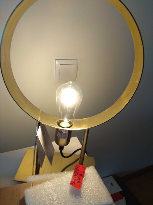 Candeeiro novo dourado velho
