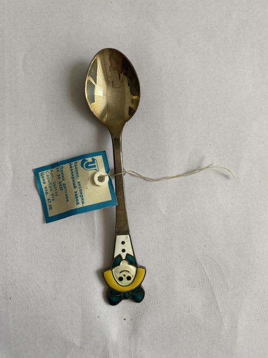 Срібні ложки кофейна та чайні