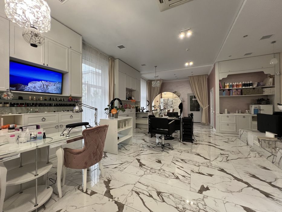 Оренда приміщення (фасад новобудови)