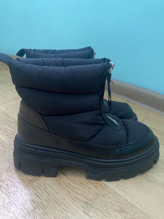 Взуття чоботи угі H&M