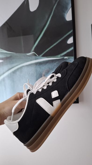 Sneakersy zamszowe