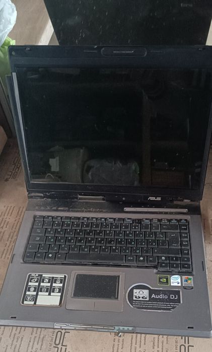 продам на запчасти телефоны. ноутбуки.