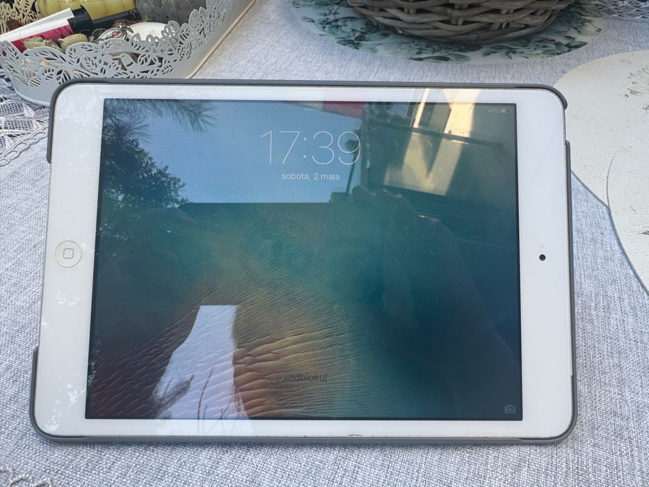 iPad Apple model MD543FD/A używany z etui