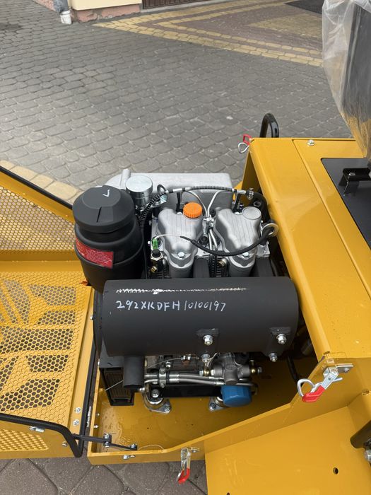 Miniładowarka s490