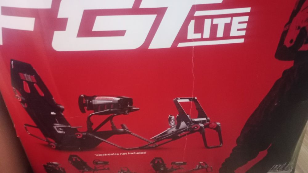 Sprzedam kierownicę Logitecha G 29 plus fotel cena 1000zł